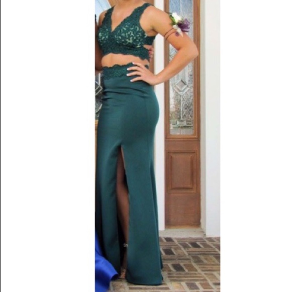 Size 4 prom dress - Picture 6 of 7